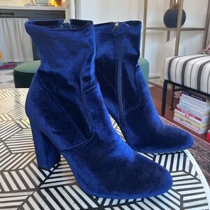 Steve Madden Blue Velvet Ankle Boots – Women’s Size 8